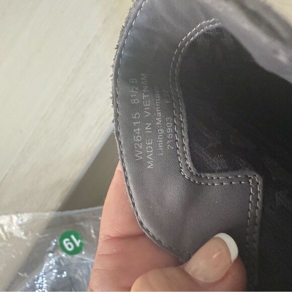 Cole Haan River Waterproof Suede Booties in Gray with Wood Heel 8.5 NWOB - Picture 10 of 11